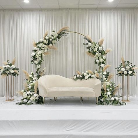 [PaidAd] 92 Must Have Simple Wedding Reception Decorations Tricks You Need To Know #simpleweddingreceptiondecorations Arch Engagement Decor, Modern Minimalist Wedding Backdrop, Nikkah Stage Decoration Simple, Rectangle Wedding Backdrop, Simple Wedding Stage Decor, White Engagement Decorations, Stage Decoration Ideas For Engagement, Pelamin Simple Elegant, Engagement Home Decor