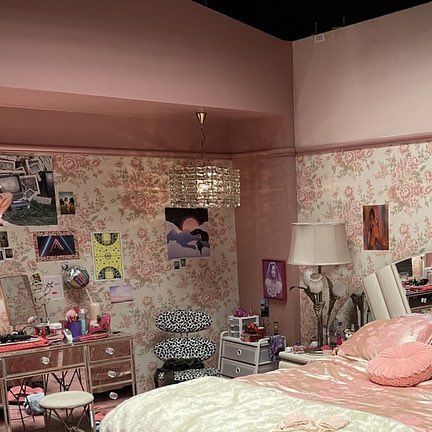 DELUDE on Instagram: "Maddy Perez’ bedroom from the set of @euphoria. ⟡" Maddie’s Room Euphoria, Maddy Perez Inspired Room, Maddy's Room Euphoria, Maddy Perez Bedroom Aesthetic, Maddy Bedroom Euphoria, Maddy Room Euphoria, Maddie Euphoria Bedroom, Euphoria Maddy Room, Maddie Perez Room