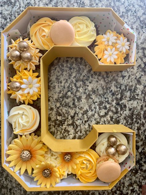 Letter Boxes, Eggless Cake Recipe, Cupcakes Decorados, Eggless Cake, Candy Gift Box, Cupcake Boxes, Letter C, Strawberries, Cake Recipes