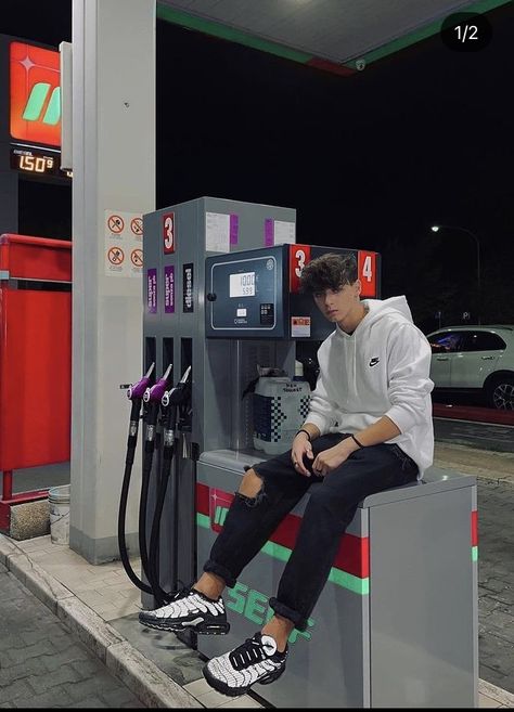 Men Gas Station Photoshoot, Gas Station Pics, Gas Station Photoshoot, Men Pics, Streetwear Photoshoot, Station Photo, Campaign Shoot, Pompe A Essence, Station Service