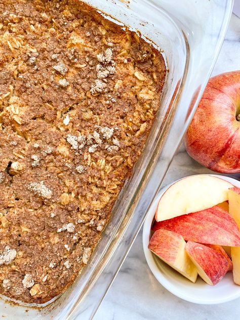 Apple Pie Baked Oatmeal (Protein Healthy!) - Secretly Healthy Home Apple Protein Baked Oatmeal, Apple Protein Oatmeal, High Protein Apple Breakfast, Protein Apple Oatmeal Bake, Healthy Apple Oatmeal Bake, Apple Protein Recipes, Baked Oatmeal Recipes Healthy Protein, High Protein Oatmeal Bake, Baked Oatmeal Protein