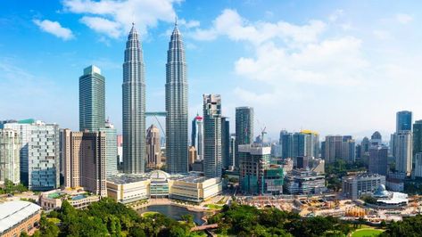 Malaysia City, Redang Island, Best Places In Europe, London Bucket List, Kuala Lumpur City, Petronas Towers, Kota Bharu, Malaysia Travel, Chiang Rai