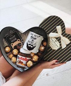 Diy Box Crafts, Diy Gift For Bff, Diy Gifts To Make, Săpunuri Handmade, Boyfriend Gift Basket, Cute Valentines Day Gifts, Diy Gifts For Him, Boyfriend Diy, Diy Gifts For Boyfriend