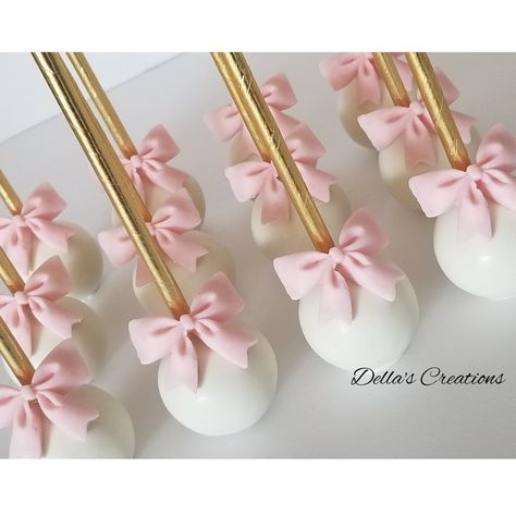 Baby shower themed cake pops with fondant pink bow Baby Shower Canapes, Pink Bow Cake Pops, Ballerina Dessert Table, Tutu Cake Pops, Pink Cakepops Ideas, Pink Bow Desserts, Bow Dessert Table, Cake Pops For Baby Shower Girl, Pink Baby Shower Food Ideas