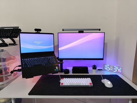 2 Laptop Desk Setup, Pc And Laptop Setup, 2 Monitors Setup, Monitor Laptop Desk Setup, Laptop With Monitor Setup, Pc Bedroom Setup, Laptop Desk Setup Aesthetic, Gaming Setup With Laptop, Laptop Setup Gaming