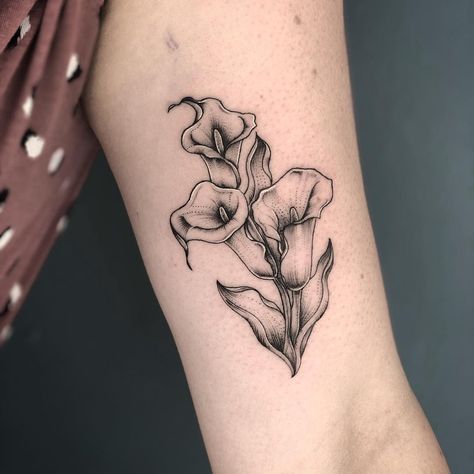 Calla Lilies Tattoo, Calla Lily Flower Tattoos, Calilily Flower Tattoo, Callililly Tattoo Calla Lilies, Cali Lilly Tattoo, Calla Lily Tattoo Sleeve, Calla Lily Tattoo Design, Cala Lily Tattoos, Calilily Tattoo