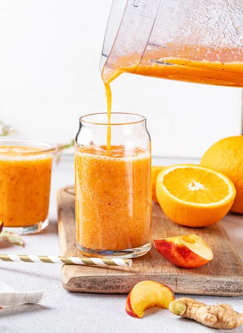 Apricot Smoothie with Carrot and Nectarine Recipe Nectarine Recipes, Orange Smoothie Recipes, Freezer Smoothie Packs, Apricot Smoothie, Carrot Smoothie, Apricot Chicken, Smoothie Juice, Baked Cod, Frozen Fruits