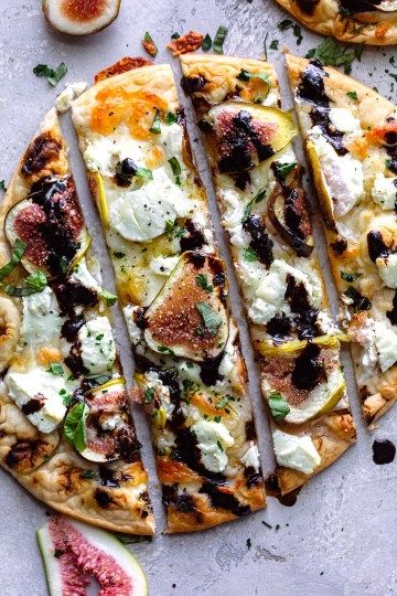 Fig Flatbread, Fig Pizza, Fig Season, Naan Flatbread, Cheese Mozzarella, Fig Recipes, Flatbread Recipes, Summer Appetizer, Sweet And Savory