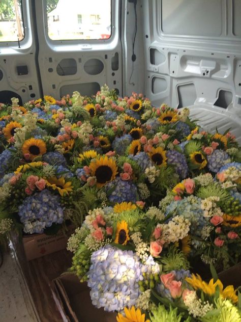 Sunflowers and Hydrangeas make for beautiful centerpieces. Hydrangeas And Sunflowers, Hydrangea And Sunflower Centerpiece, Sunflowers And Hydrangeas Bouquet, Sunflowers Centerpieces, Sunflower Table Centerpieces, Blue Hydrangea Wedding, Sunflower Vase, Sunflower Centerpieces, Sunflower Arrangements