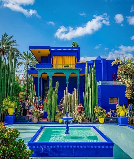 MOROCCO on Instagram: “We 💙 Majorelle Garden!  A botanical garden overflowing with colors! 🌵⛲ Marrakech #inmorocco  _ Follow us on @moroccohotels Photo @pixelpann” Moroccan Garden, Chefchaouen Morocco, Visit Marrakech, Pintura Exterior, Marrakech Morocco, Red Walls, Most Beautiful Cities, Beautiful Buildings, Garden Styles