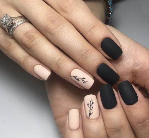 Nails Black And Beige, Beige Black Nails, Beige And Black Nails, Black And Tan Nails, Black And Beige Nails, Henna Nail Art, Black And Nude Nails, Dark Nail Designs, Taupe Nails