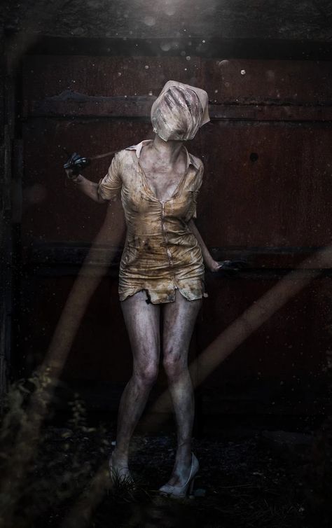 Nurses From Silent Hill, Silent Hill Nurse Aesthetic, Silent Hill Nurse Makeup, Silent Hill Halloween Costumes, Silent Hill Nurse Pfp, Silent Hill Nurse Cosplay, Silent Hill Outfit, Nurse From Silent Hill, Silent Hill Costume