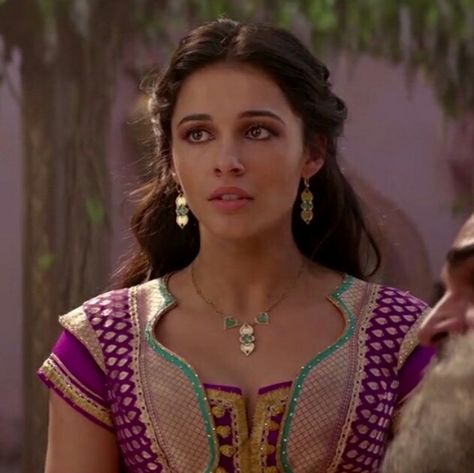 #aladdin live action #princess #jasmine #naomi #scott #lq #icon #disney #2019 Jasmine Aladdin Live Action, Aladdin 2019 Jasmine, Jasmine Naomi Scott, Naomi Scott Jasmine, Jasmine Live Action, Jasmine 2019, Baddie Books, Aladdin Live Action, Fav Princess