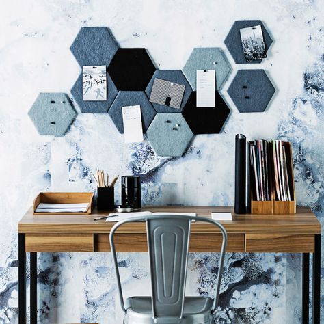 Mini hexagonal pinboards #DIY #officeinspiration #homesplusmag Cork Board Ideas, Pinboard Ideas, Hexagon Diy, Hexagon Decor, Diy Projects For Couples, Dress Room, Trendy Diy, Diy Wall Art Decor, Trendy Dress