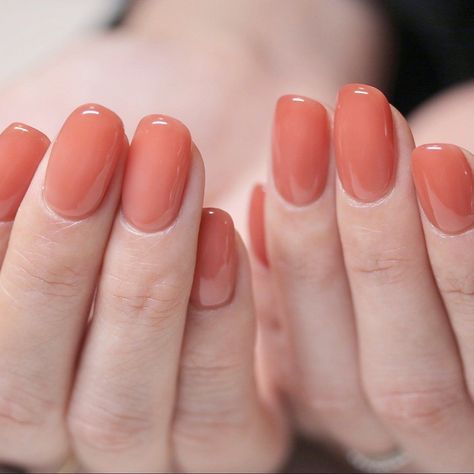 Uñas Color Coral, Winter Nail Colors, Nail Colors Winter, Living Coral, Soft Nails, Shellac Nails, Winter Nail, Colorful Nail Designs, Spring Nail