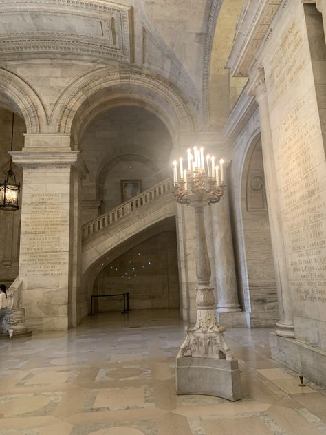 #newyork #nyc #public library #newyorkpubliclibrary #candle #architecture #staircase #grand #harrypotter Architecture Staircase, Library Stairs, Nyc Library, Ny Public Library, Nyc Public Library, New York Library, Elopement Photoshoot, New York Vibes, Nyc City