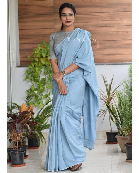 This Brand Shows Effortless Ways To Nail Your Formal Saree! • Keep Me Stylish Office Saree Blouses For Women, Interview Outfit Women Indian, Teacher Saree Look, Office Saree Look, Office Wear Saree Indian, Formal Saree Office Look, Formal Saree Office Classy, Sarees Styles, Keep Me Stylish