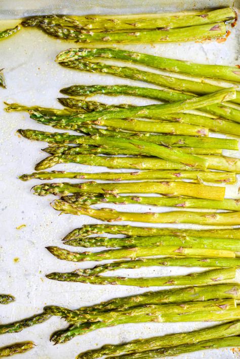 Cooked asparagus on sheet pan Sheet Pan Asparagus, How To Roast Asparagus, Pan Seared Asparagus, Cooked Asparagus, Pan Asparagus, Roast Asparagus, Roasted Asparagus Recipe, Roasted Veggies Recipe, Asparagus Recipes Roasted