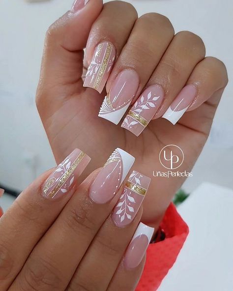 Aquí trabajamos para resaltar tu belleza ! Separa tu cita solo WhatsApp 📲 •Sede Cuba 3165175285 •Sede Campestre A 3178807163 •Sede… | Instagram Nail Art Flowers Designs, French Manicure Nail Designs, Belle Nails, Bridal Nails Designs, Boho Nails, Wow Nails, Manicure Nail Designs, Classy Nail Designs, Fancy Nails Designs