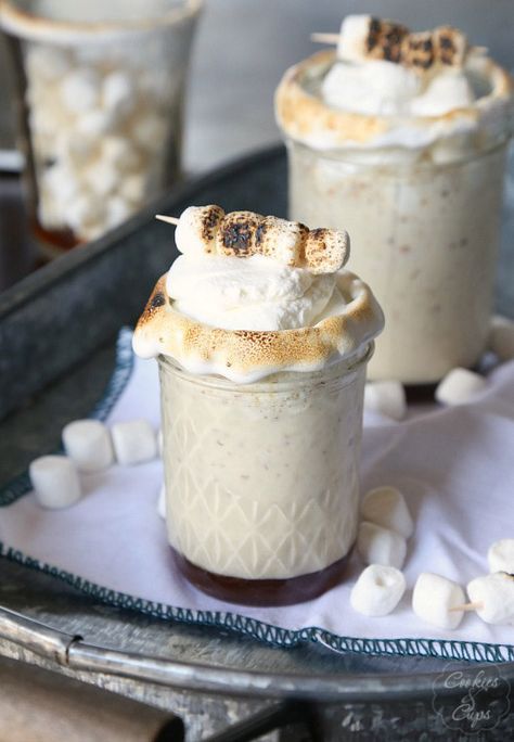 Toasted Marshmallow Milkshake | 17 Ways To Enjoy Ice Cream In The Winter Cookies And Cups, Recipes With Marshmallows, Milkshake Recipes, Milk Shakes, Toasted Marshmallow, Drinks Smoothies, Milkshakes, Frozen Desserts, Cream Recipes