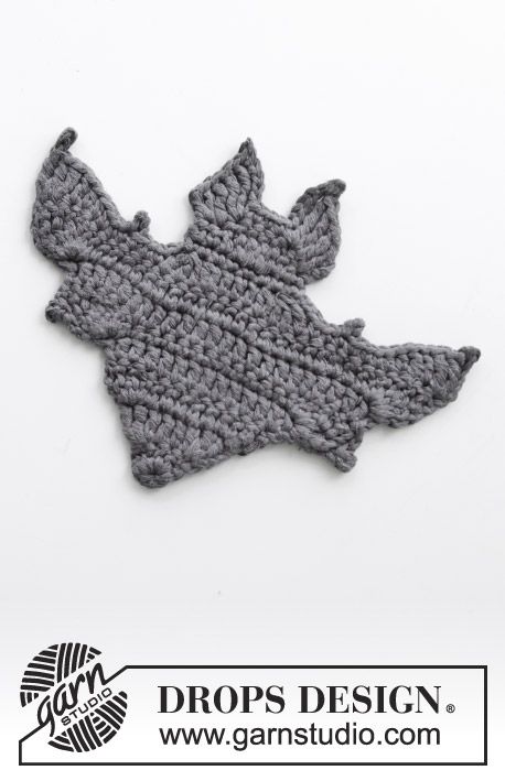 0-1391 Bat Attack! - Free crochet coaster pattern with chart by DROPS design Crochet Bat Garland Pattern, Crochet Bat Motif, Bat Coasters Crochet, Crochet Bat Applique Free Pattern, Free Crochet Bat Pattern, Bat Crochet Pattern Free, Crochet Batman Blanket, Crochet Halloween Decorations, Wings Tutorial