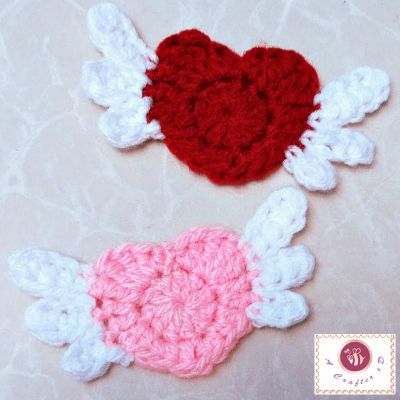 Winged Heart Applique - free pattern Crocheted Hearts, Valentine Crochet, Flying Heart, Crochet Valentines, Crochet Appliqué, Crochet Valentine, Crochet Embellishments, Heart Applique, Winged Heart