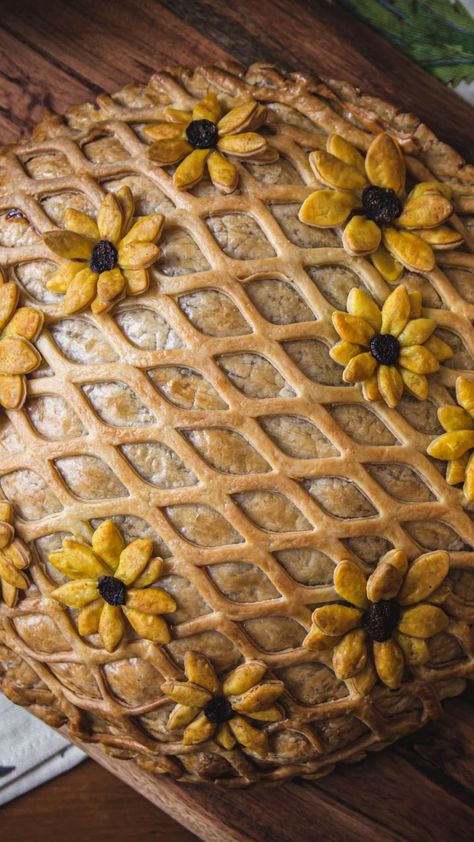 Helen Nugent | It's time to up your pie game with this tutorial on how to make beautiful embossed pastry, braids, realistic leaves, adorable pastry acorns… | Instagram Pie Game, Pie Dough Recipe, Puff Pastry Filling, Buzzfeed Tasty, Baking Book, Roasted Vegetable, Pastry Tart, Butter Pie, Almond Cream