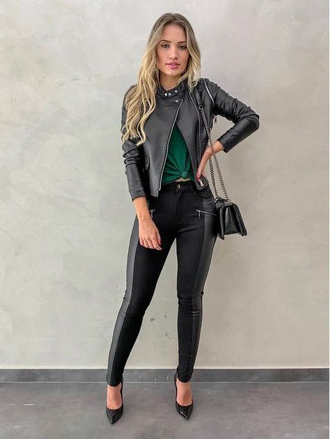 a3545bd79d31f9a72d3a78690adf73fcdesc53074486ri Look Legging, Look Casual Chic, Wardrobe Tips, Outfits Chic, Nice Style, Looks Chic, Fashion Fits, Professional Outfits, Chic Fashion