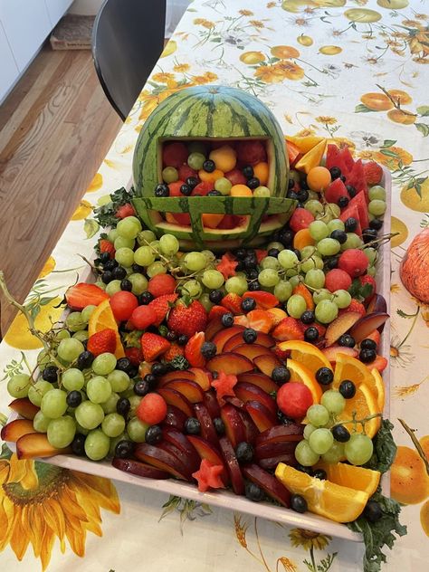 Superbowl fruit tray Football Fruit Tray, Wife Status, Fruit Tray Ideas, Tray Ideas, Cheese Boards, Football Party, Fruit Tray, Superbowl Party, Fruit Bowl