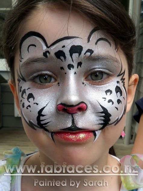 Snow leopard Snow Leopard Face Paint, Leopard Face Paint, Obličejové Masky, Kitty Face Paint, Animal Face Paintings, Face Painting For Boys, Christmas Face Painting, Paint Face, Girl Face Painting