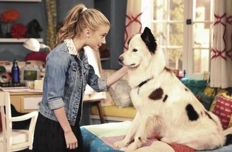 g hannelius Dog With A Blog Avery, Genevieve Hannelius, G Hannelius, Dog With A Blog, Disney Blog, Disney Stars, Disney Channel, Disney Movies, Theme Park