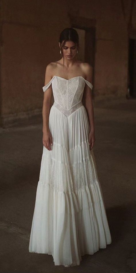 Vintage Bride Dress Boho, Wedding Dresses Pirate, Simple Boho Wedding Dress Off Shoulder, Chiffon Boho Wedding Dress, Un Traditional Wedding Dresses, Adi Groman Wedding Dresses, Mamma Mia Wedding Dress Aesthetic, Boho Wedding Dress Strapless, Bohemian Hippie Wedding Dress