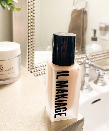 About the Insta-Famous Foundation Il Makiage Foundation, High School Makeup, Insta Famous, Flawless Base, Best Acne Products, Total Beauty, Beauty Samples, School Makeup, Skin Foundation