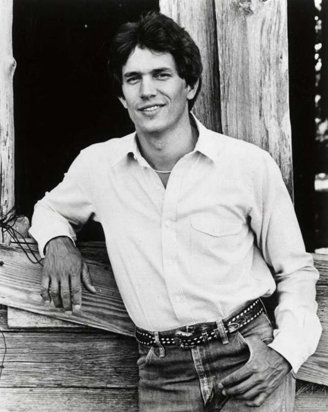 George Strait got his start singing with the band Ace in the Hole in the mid 1970s before hitting it big as a solo artist in the 1980s. / handout Young George Strait, George Strait Family, King George Strait, Thomas Rhett, Jason Aldean, George Strait, Country Music Stars, Country Stars, Country Artists