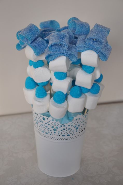 Candy Kabobs, Boy Baby Shower Ideas, Baby Shower Desserts, Gender Reveal Party Decorations, Marshmallow Pops, Blue Candy, Candy Table, Frozen Birthday Party, Candy Bouquet