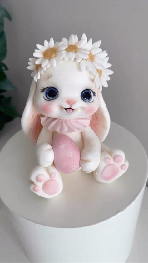 Cake topper (@cakeavenueskw) • Fotografije i videozapisi na Instagramu Sleeping Bunny, Cake Topper Tutorial, 1st Birthday Cakes, 1st Birthday Themes, Bunny Cake, Clay Crafts Air Dry, Baby Cakes, Baby Bunnies