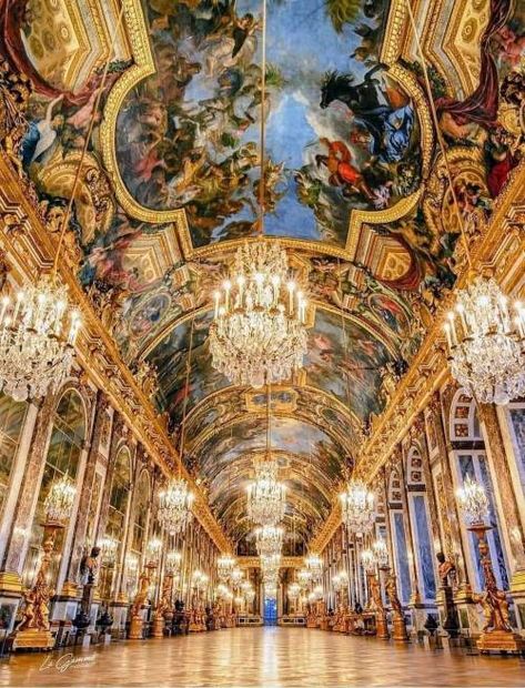 Versailles Ville, Versailles Hall Of Mirrors, Hall Of Mirrors, Palace Of Versailles, Retro Aesthetic, Beautiful Architecture, Eiffel Tower Inside, Versailles, Paris France