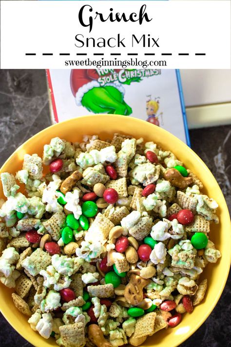 Grinch Mix Recipes, Grinch Day Preschool Snack, Grinch Trail Mix Christmas Parties, Grinch Themed Snacks For Kids, Grinch Chex Mix Recipes, Grinch Mix Snacks, Grinch Day Snacks, Grinch Puppy Chow, Grinch Snacks For Kids