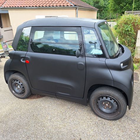 📸 𝐑𝐞́𝐚𝐥𝐢𝐬𝐚𝐭𝐢𝐨𝐧 𝐜𝐥𝐢𝐞𝐧𝐭 👀 : Un grand bravo à Gérard V. pour sa Citroën Ami relookée avec la teinte 9005 - NOIR FONCÉ en Mat 🎨🖤. Une transformation qui en jette ! 👌🔥 Envie de montrer vos propres réalisations ? Partagez-les depuis votre compte client et obtenez un code promo de 10% ! 🎁📸 Produit utilisé : Peinture Noir Mat Direct Polyuréthane ECAR Disponible ici 👉 https://www.peinturevoiture.fr/3709-peinture-noir-mate-direct.html #CitroënAmi #RestaurationVoiture #PeintureVoiture #VoitureDeColle... Future Cars, Future Car