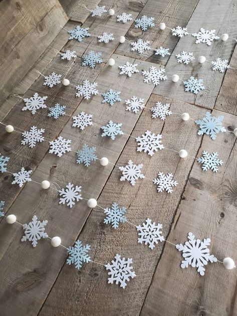 Diy Snowflake Decorations, Winter Wonderland Decorations, Winter Wonderland Birthday, Frozen Christmas, Elsa Birthday, Frozen Themed Birthday Party, Snowflake Garland, Winter Wonderland Theme, White Christmas Trees