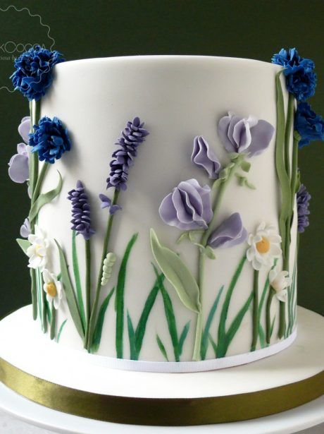 Wildflower Cake, 80th Birthday Cake, Floral Cake Design, Flower Cake Design, 80 Birthday Cake, Fondant Cake Designs, Bee Cakes, Birthday Cake With Flowers, Garden Cakes