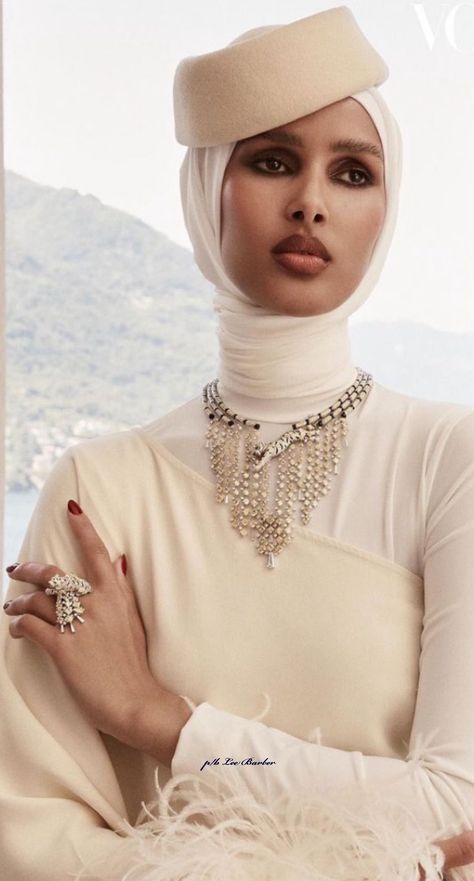 Modest Jewelry, Cascade Necklace, Sixth Sense, Head Scarf Styles, Elegant Scarves, Arab Fashion, Fashion Marketing, Fashion Design Clothes, High Fashion Street Style