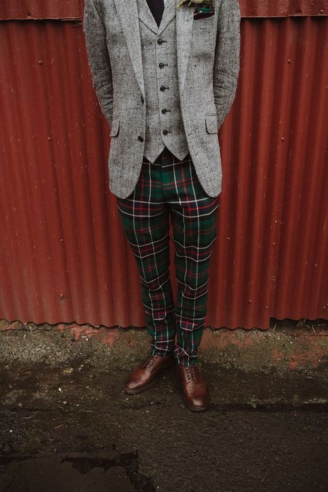 Autumn Wedding Suit Groom Tartan Trousers Maureen du Preez #wedding #weddingsuit Wedding Suit Ideas, Wedding With Greenery, Fall Groom, Georgian Dress, Tartan Wedding, Tartan Trousers, Groomsmen Looks, Wedding Tux, Tan Trousers