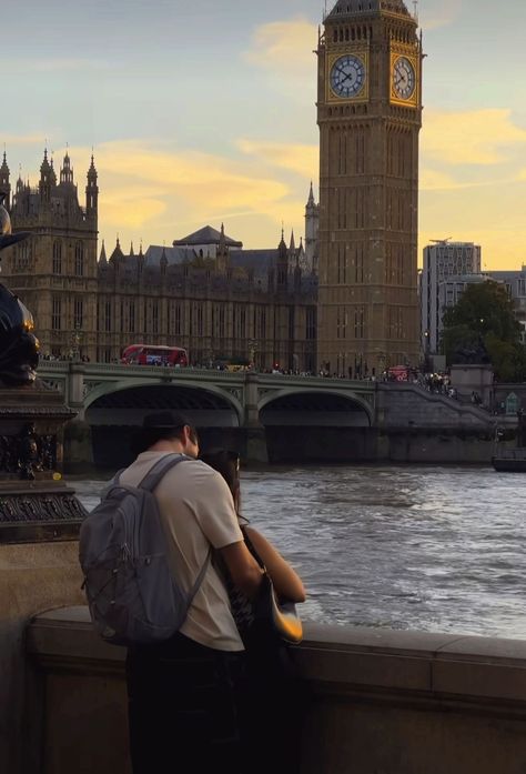 London Love Aesthetic, Travel Aesthetic England, London With Boyfriend, London Boyfriend Aesthetic, London Boy Aesthetic, Scorpio Boyfriend, London Core, London Couple, Love In London