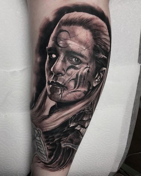 8,470 Likes, 46 Comments - Anrijs Straume (@anrijsstraume) on Instagram: “Deus Ex Machina 🙌 ! Thankyou Thomas ! #silverbackink #hustlebutterdeluxe #exmachina” Legolas Tattoo, Anrijs Straume, Hobbit Tattoo, Lotr Legolas, Lotr Tattoo, Black White Tattoos, White Tattoo, Legolas, Ex Machina