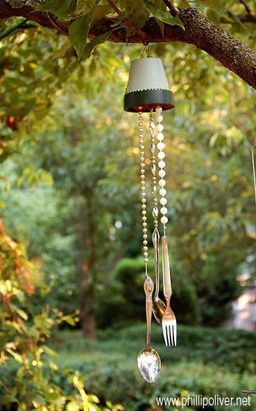 Windchimes Wind Chimes Craft, Patio Pergola, Diy Wind Chimes, Outdoor Crafts, Rain Chain, Forks And Spoons, Wind Chime, Garden Crafts, Garden Ornaments