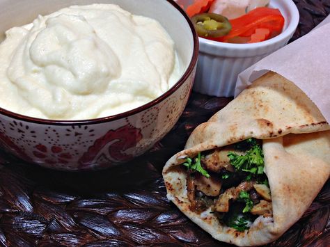 Toum Lebanese Garlic Sauce Dip With Chicken, White Garlic Sauce, Goa Food, Shish Tawook, Lebanese Garlic Sauce, Shish Taouk, Lebanese Restaurant, Garlic Sauce Recipe, Chicken Kebabs