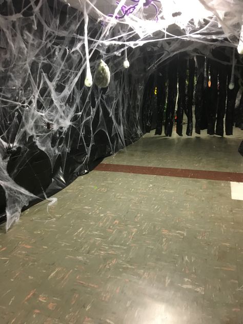 Spooky School Hallway, Haunted House Hallway Ideas, Haunted House School Ideas, Haunted Hallways At School, School Haunted Hallway, Halloween Hallway Decorations School, Haunted Hallway Ideas For School, Halloween Hallway Ideas, Haunted Hallway Ideas