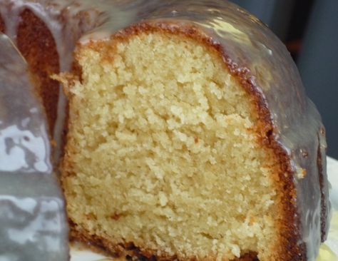 The secret to a moist pound cake! Easter Dessert Lemon, Sour Cream Coconut Cake, Best Pound Cake Recipe, Southern Pound Cake, Lemon Yogurt Cake, Moist Pound Cake, Southern Lady Cooks, Spiced Butter, Italian Cream Cakes