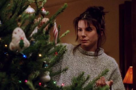 Best Holiday Movies, Sleepless In Seattle, Best Christmas Movies, Holiday Movies, While You Were Sleeping, Christmas Feeling, Movies Outfit, Holiday Movie, Christmas Movie